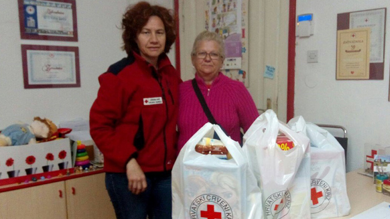 Podjela žitarica djeci samohranih roditelja