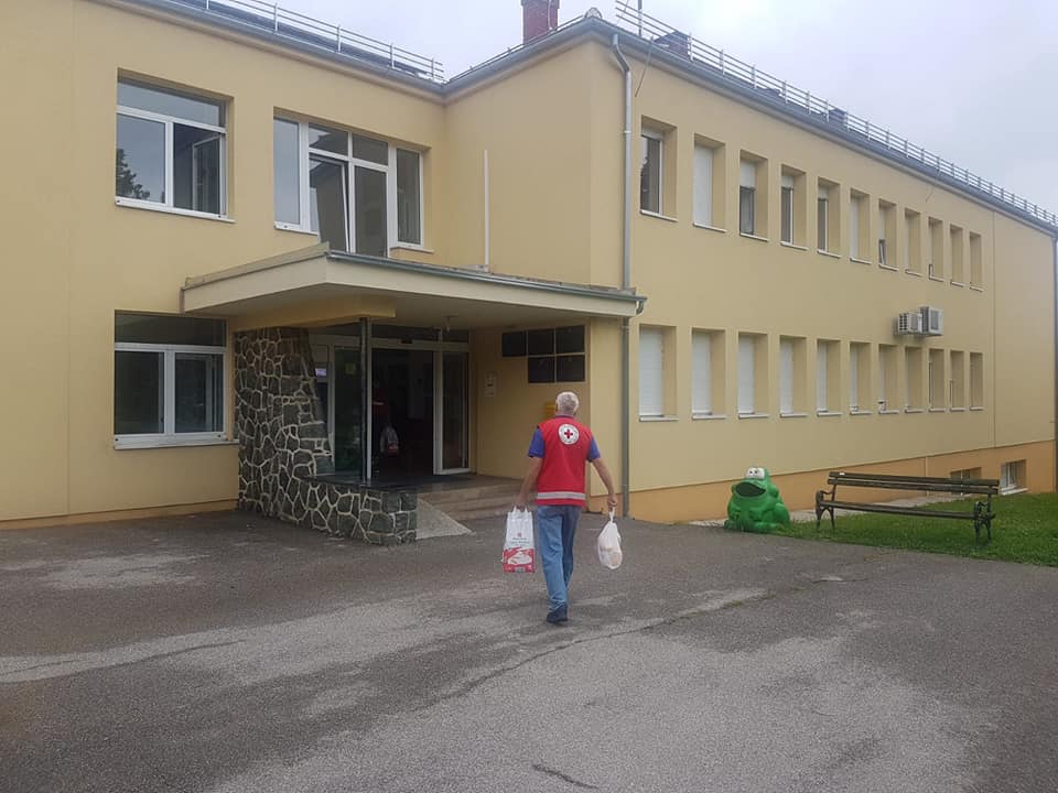 Podjela paketa humanitarne pomoći